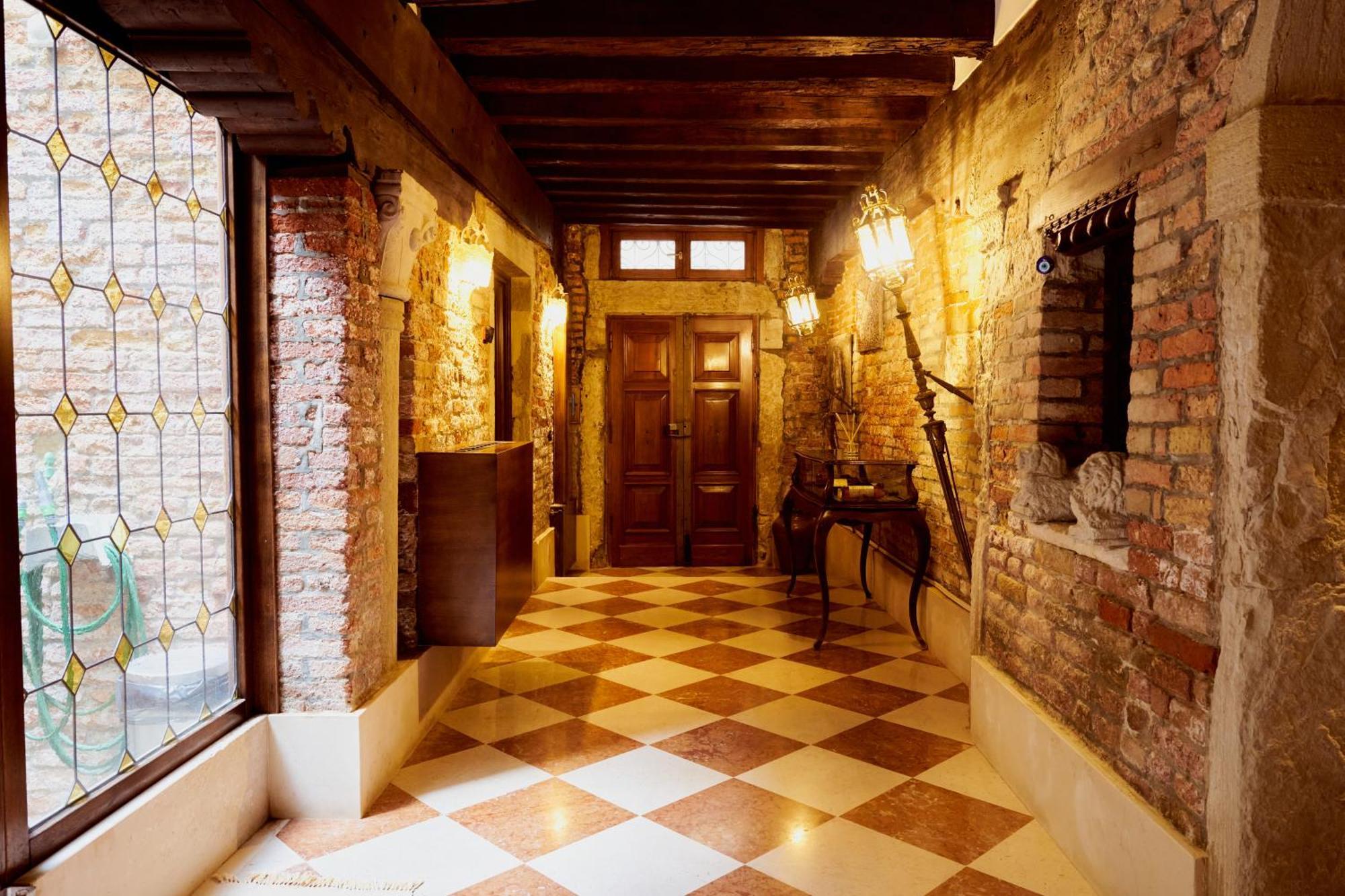 Nama Boutique Residence Veneza Exterior foto